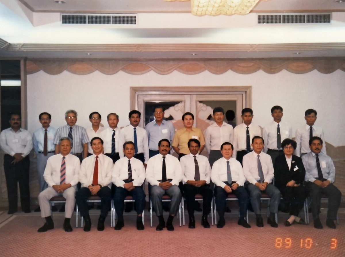1989年10月2日至3日：普吉岛第四轮三方会谈代表团合影