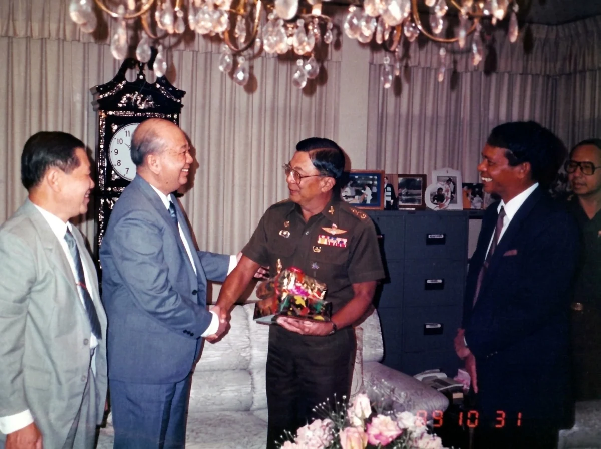 1989年10月27日至31日：陈平在曼谷会见差瓦立上将及马共代表团